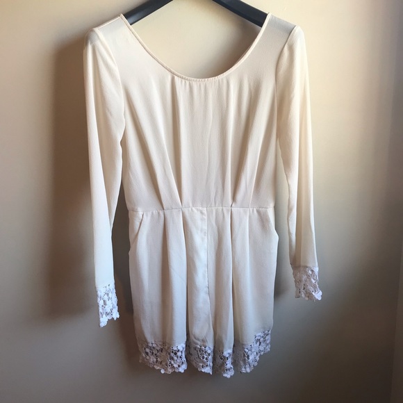 Illa Illa Cream Romper with Crochet Details - Picture 4 of 8